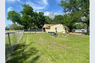 1115 S 6th Street, Bonham, TX 75418 - Photo 19