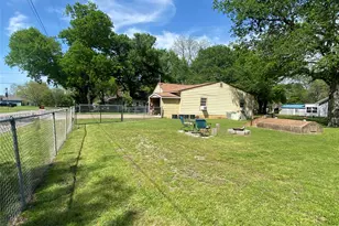 1115 S 6th St, Bonham, TX 75418 - Photo 19