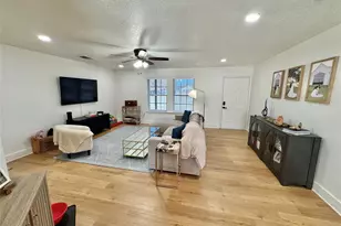 704 Shady Grove Ct, Granbury, TX 76049 - Photo 5