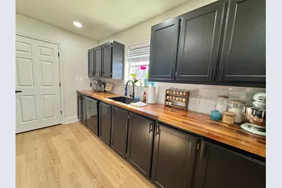 704 Shady Grove Court, Granbury, TX 76049 - Photo 9