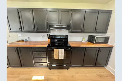 704 Shady Grove Court, Granbury, TX 76049 - Photo 11