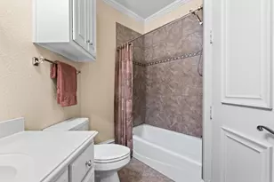 10072 Bluffview Cir, Pilot Point, TX 76258 - Photo 11