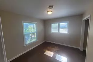 2419 N Shannon St, Sherman, TX 75092 - Photo 3