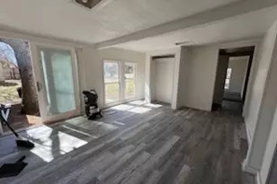 835 W Thompson St, Jacksboro, TX 76458 - Photo 3