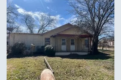 835 W Thompson Street, Jacksboro, TX 76458 - Photo 1