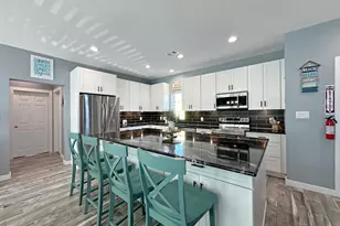 1991 Royaville Ct, Port Bolivar, TX 77650 - Photo 15