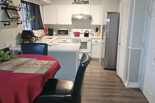 317 Boulder Ct, Burleson, TX 76028 - Photo 3