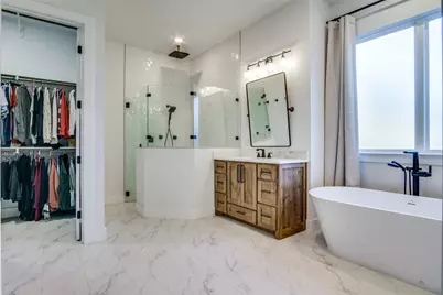 112 Wooded Acres Drive, Mineral Wells, TX 76067 - Photo 21