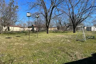 917 N Kirk St, Hico, TX 76457 - Photo 21