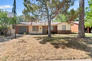 1424 Phillips St, Cleburne, TX 76033 - Photo 1