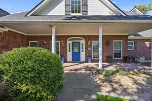 5713 Tee Box Ct, Granbury, TX 76049 - Photo 3