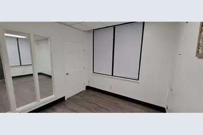 1638 W Irving Boulevard, Irving, TX 75061 - Photo 25