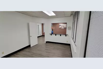 1638 W Irving Boulevard, Irving, TX 75061 - Photo 9