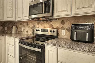 605 Olive St, Cleburne, TX 76031 - Photo 13