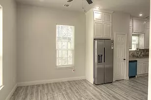 605 Olive St, Cleburne, TX 76031 - Photo 3