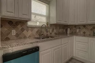 605 Olive St, Cleburne, TX 76031 - Photo 9