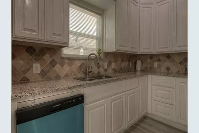 605 Olive Street, Cleburne, TX 76031 - Photo 7