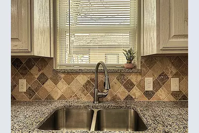 605 Olive Street, Cleburne, TX 76031 - Photo 5