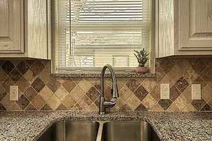 605 Olive St, Cleburne, TX 76031 - Photo 5