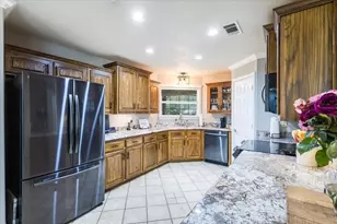 108 Azalea Ct, Trinidad, TX 75163 - Photo 5