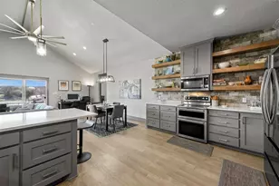 502 S Bay Ct, Runaway Bay, TX 76426 - Photo 11