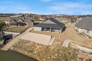 502 S Bay Ct, Runaway Bay, TX 76426 - Photo 5