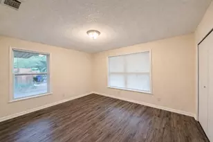 2806 E Atoll Dr, Dallas, TX 75216 - Photo 7