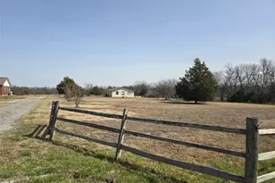 1001 N Atkins Dr, Celeste, TX 75423 - Photo 19