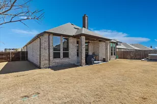 1697 Creek Bluff Ct, Waxahachie, TX 75165 - Photo 23