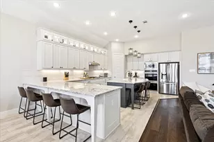 1697 Creek Bluff Ct, Waxahachie, TX 75165 - Photo 9