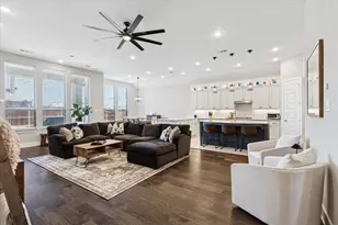 1697 Creek Bluff Ct, Waxahachie, TX 75165 - Photo 5