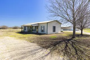 2080 Co Rd 3430, Pecan Gap, TX 75469 - Photo 3