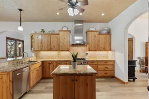 712 S Sugartree Dr, Lipan, TX 76462 - Photo 9