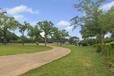2100 Gene Court, Granbury, TX 76048 - Photo 5