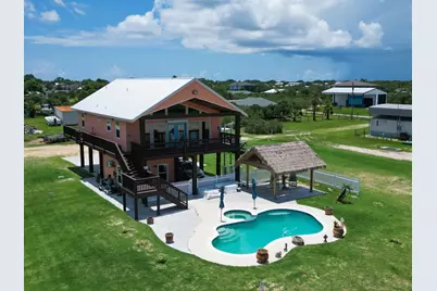 904 W Polk Avenue, Port O Connor, TX 77982 - Photo 3