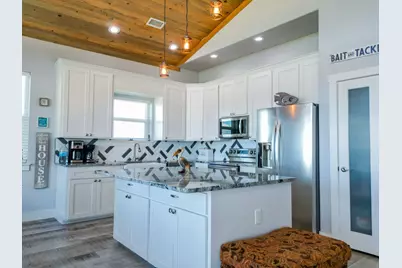 904 W Polk Avenue, Port O Connor, TX 77982 - Photo 15
