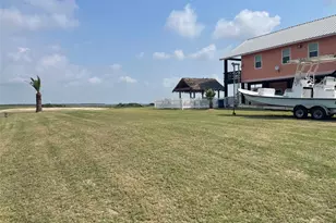 904 W Polk Ave, Port O Connor, TX 77982 - Photo 33