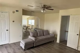 31 Rogers Cir, Krum, TX 76249 - Photo 3