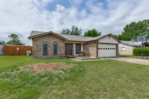 5612 Macrae St, Haltom City, TX 76148 - Photo 5