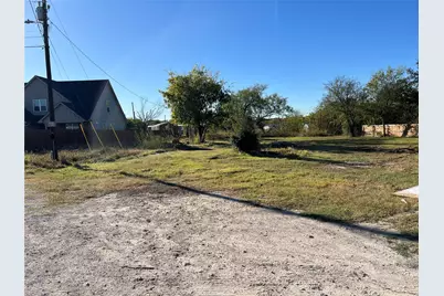 5601 Belaire Circle, Granbury, TX 76048 - Photo 7