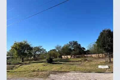 5601 Belaire Circle, Granbury, TX 76048 - Photo 3