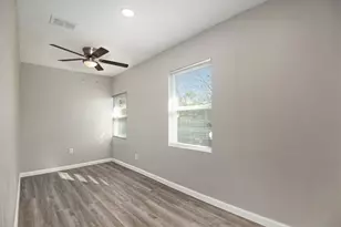 406 Dawson Cir, Grand Prairie, TX 75051 - Photo 17