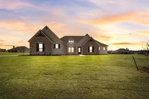 1435 Julian Dr, Van Alstyne, TX 75495 - Photo 1