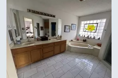 1003 W Lovers Lane, Arlington, TX 76013 - Photo 13