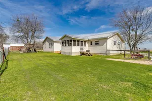 939 Twin Bends Rd, Crawford, TX 76638 - Photo 35