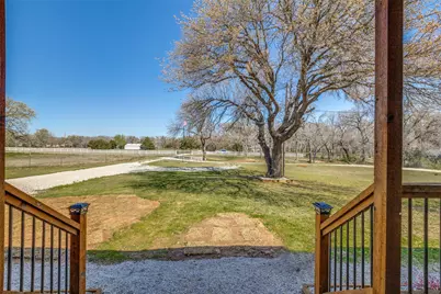 320 English Court, Springtown, TX 76082 - Photo 13