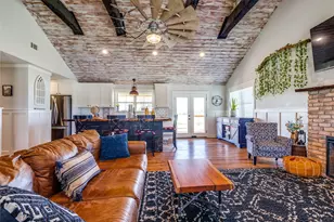 320 English Ct, Springtown, TX 76082 - Photo 15