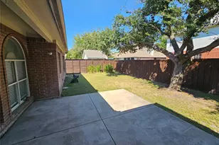 4508 Champion Hill Dr, Grand Prairie, TX 75052 - Photo 13