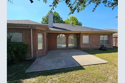 4508 Champion Hill Drive, Grand Prairie, TX 75052 - Photo 3