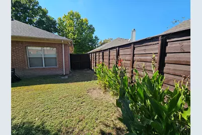 4508 Champion Hill Drive, Grand Prairie, TX 75052 - Photo 11